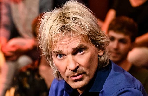 Matthijs van Nieuwkerk doet mee aan Elfsteden estafettetocht